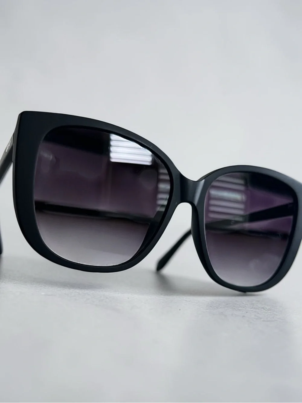 Quay Ever After Oversized Cat Eye Sunglasses Black Gradient